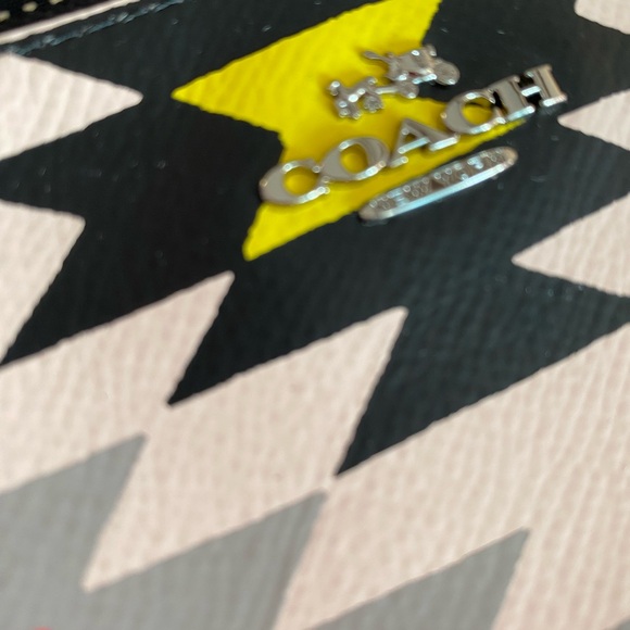 Coach vibrant patterned wristlet - Picture 6 of 10